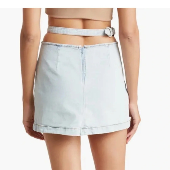 Weworewhat Side Cutout Denim Mini Skirt Large - Picture 2 of 7